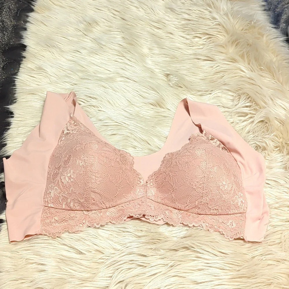 Other - Pink lace bra size 7L